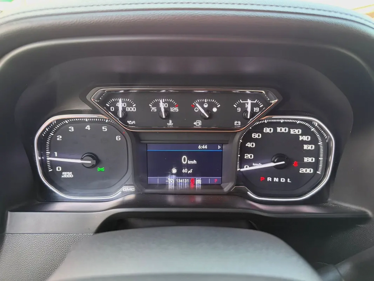 (2020) GMC SIERRA //AT4// GCC FULL OPTION -EXCELLENT CONDITION--10-10