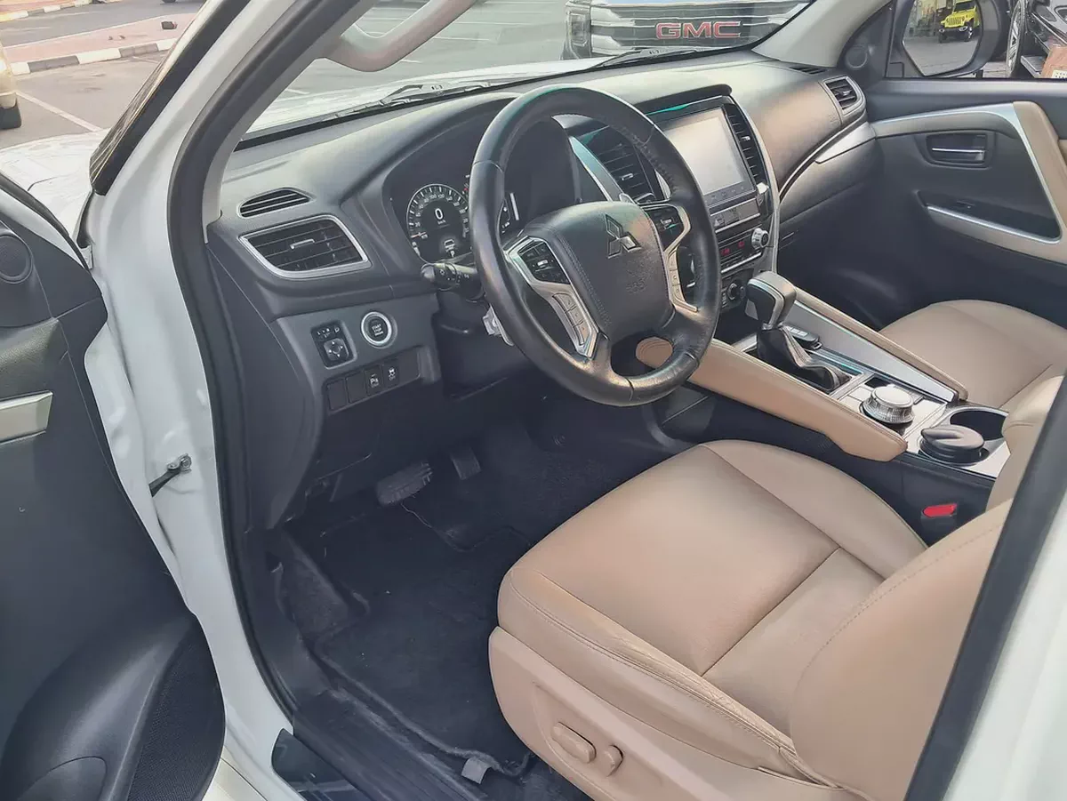 Mitsubishi Montero Sport Prime Edition GCC Specs Single Owner Used Service History From Company-9-9