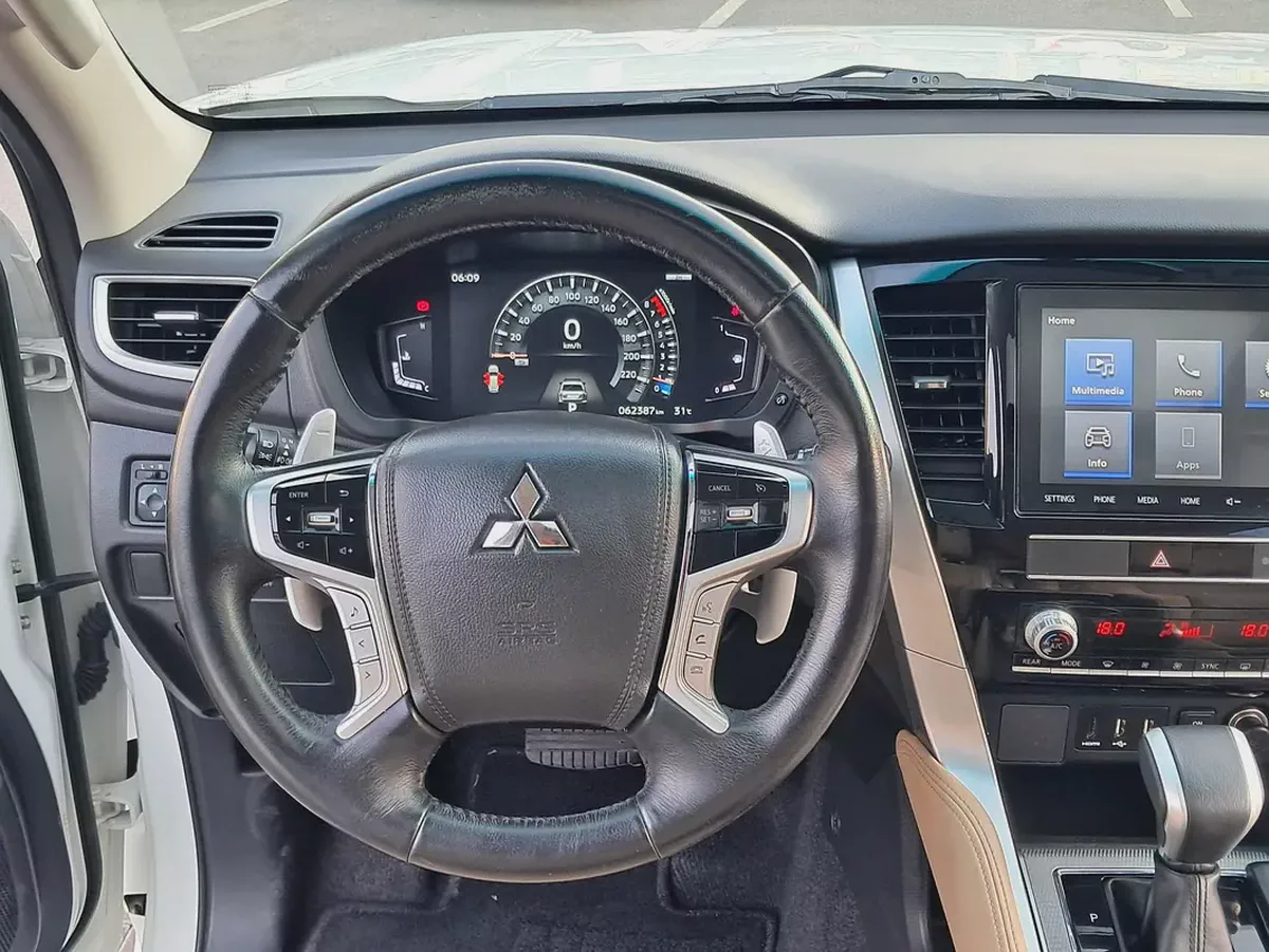 Mitsubishi Montero Sport Prime Edition GCC Specs Single Owner Used Service History From Company-17-17