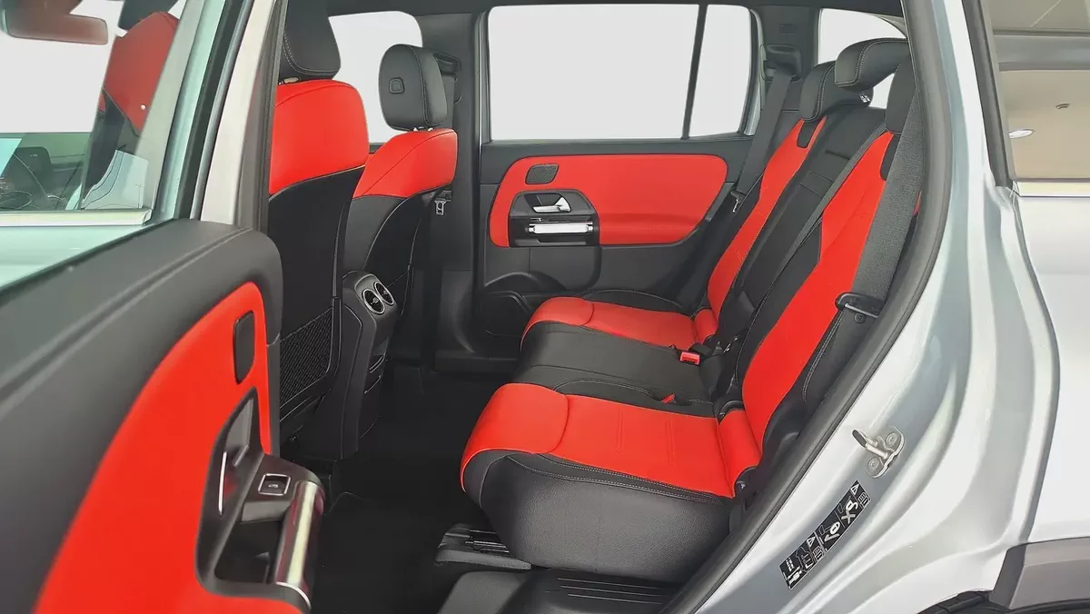 2025 Mercedes-Benz GLB 250 4MATIC | GCC Specs | 7 Seater SUV | Almost New | VSB 36806-11-11