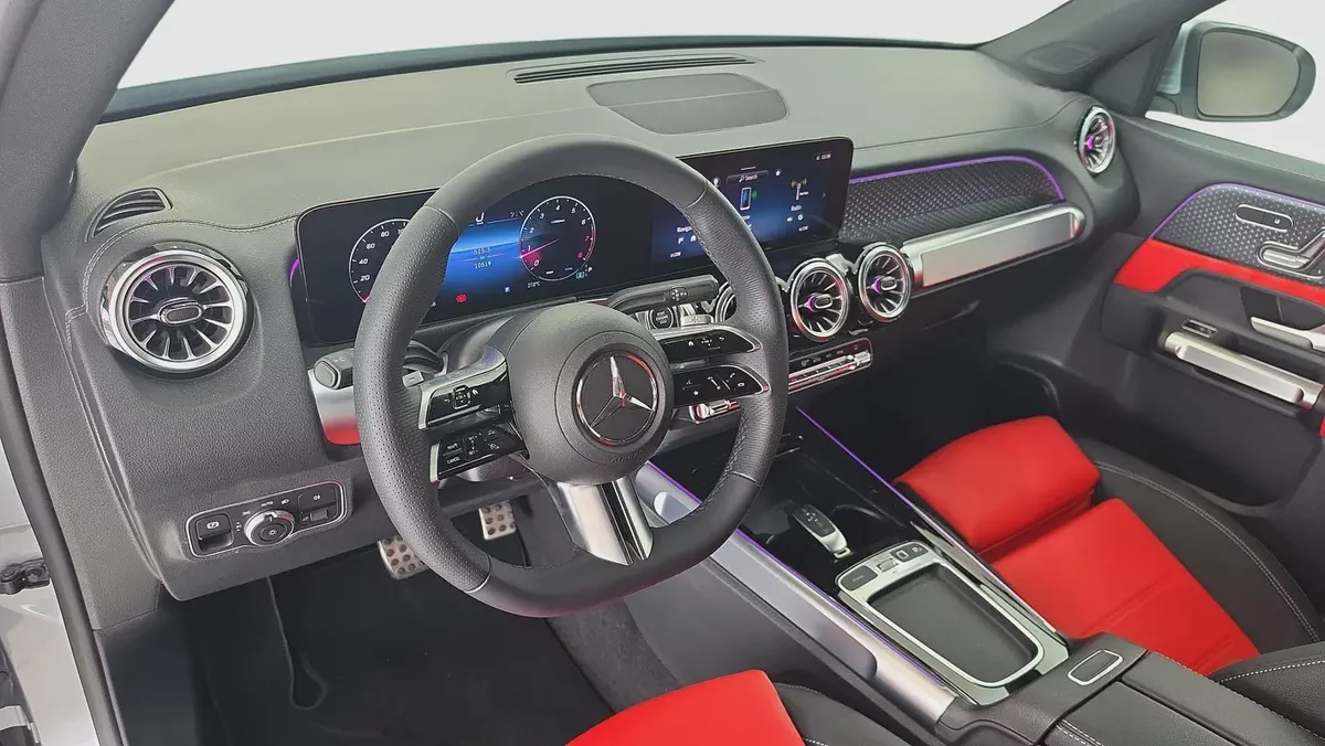 2025 Mercedes-Benz GLB 250 4MATIC | GCC Specs | 7 Seater SUV | Almost New | VSB 36806-4-4