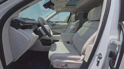 Lynk & Co 900 Ultra (White 9k)-7