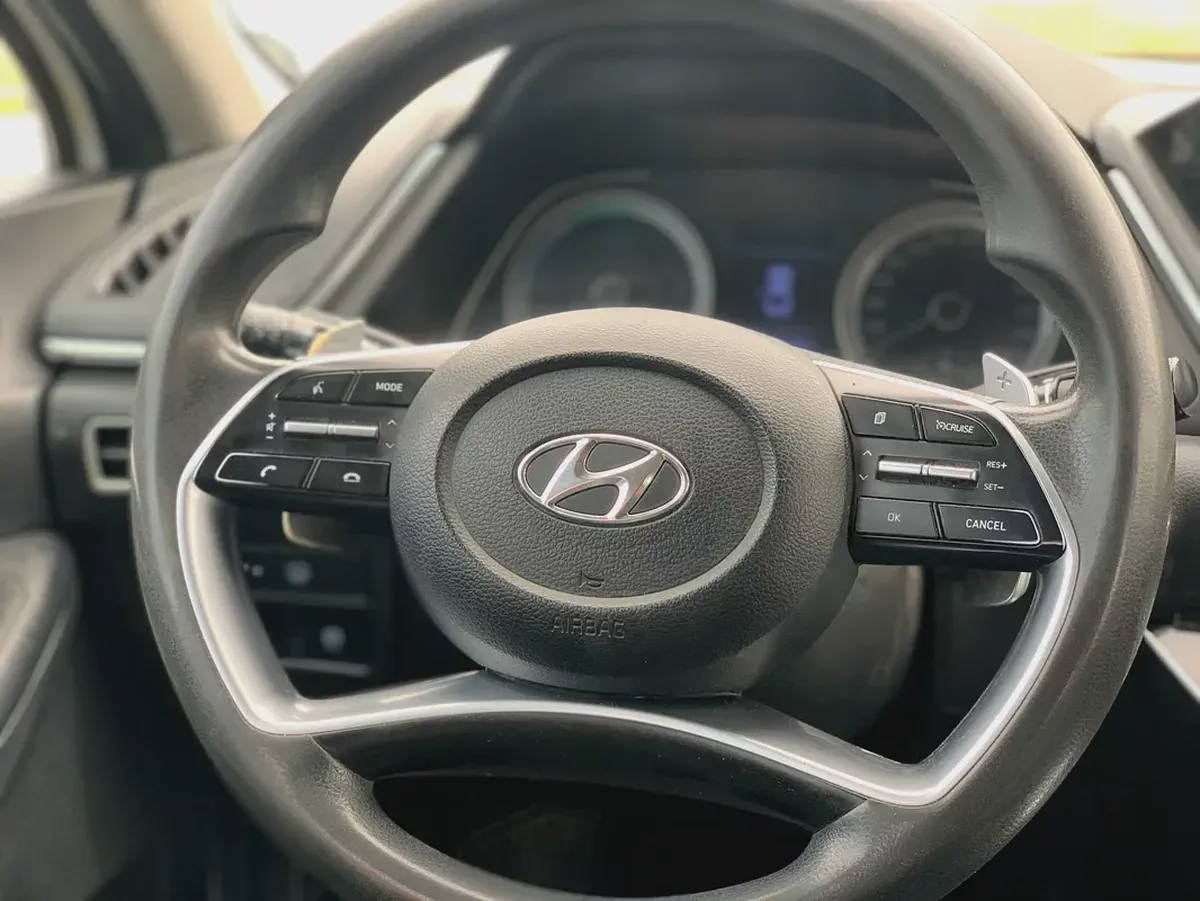 Hyundai Sonata 2021 model - GCC Specs - 2.0L 4-Cyl Hybrid engine-9-9