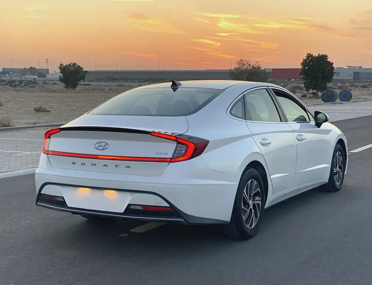 Hyundai Sonata 2021 model - GCC Specs - 2.0L 4-Cyl Hybrid engine-5-5