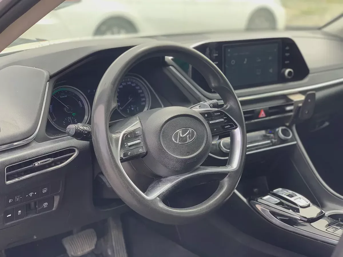 Hyundai Sonata 2021 model - GCC Specs - 2.0L 4-Cyl Hybrid engine-7-7