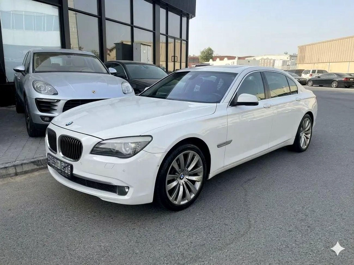 BMW 740Li EXCLUSIVE 740Li GCC Specs