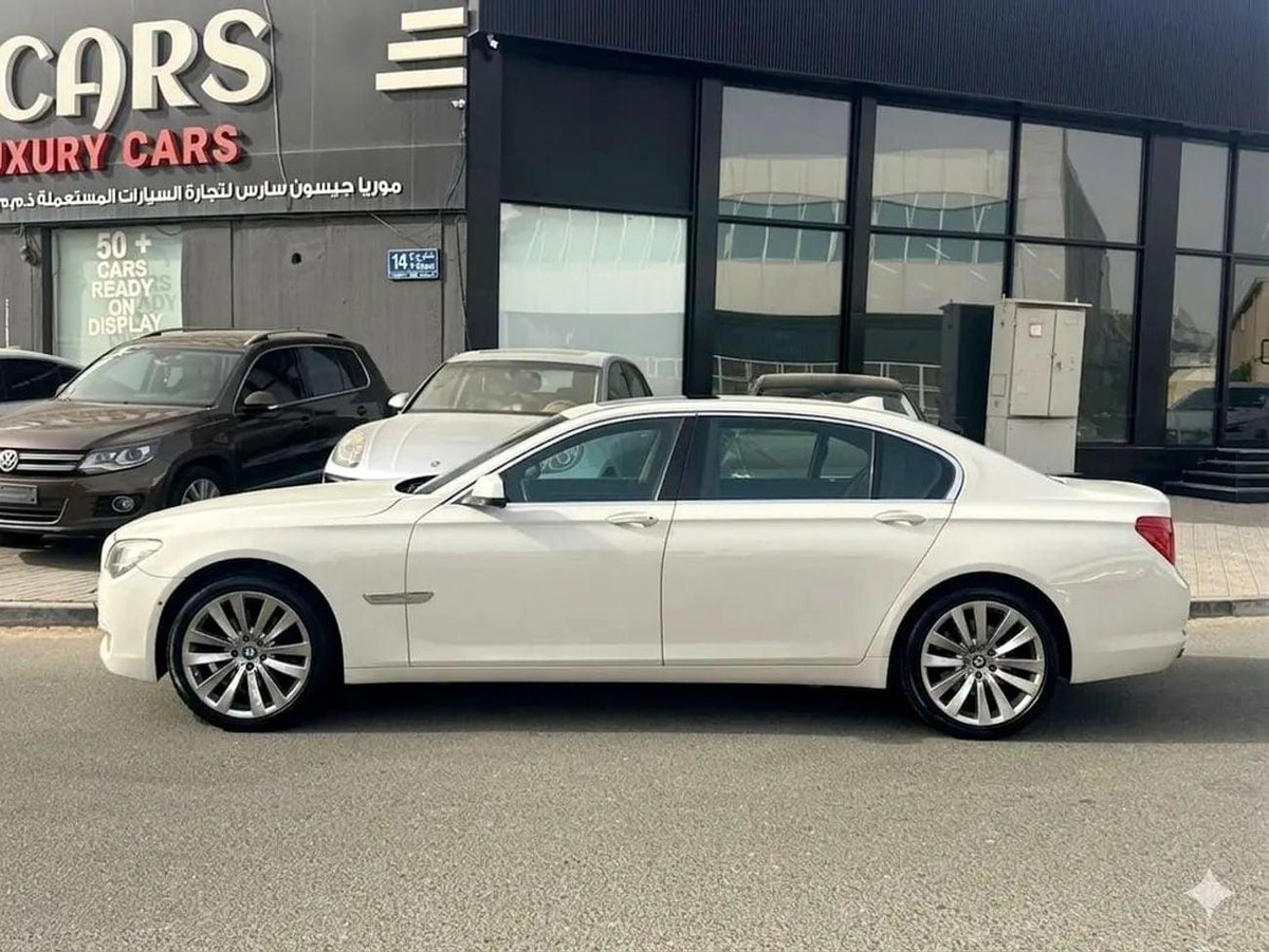 BMW 740Li EXCLUSIVE 740Li GCC Specs-2-0