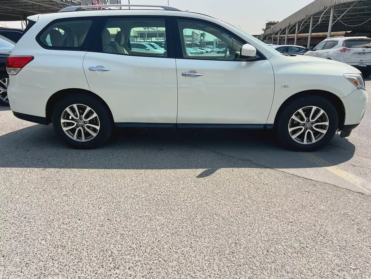 Nissan Pathfinder S 2014 | GCC Specs | Well Maintained-4-4