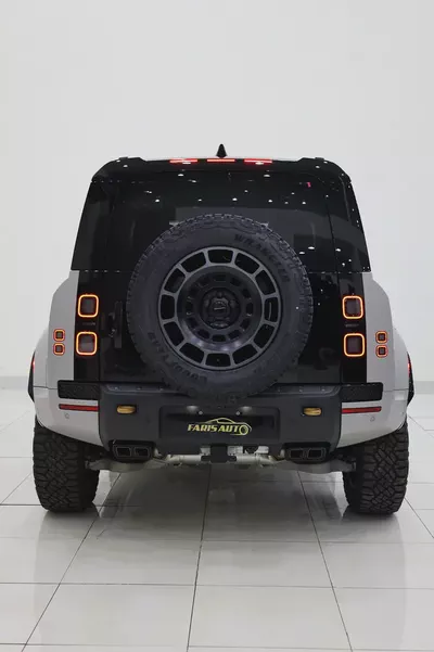 Land Rover Defender 110 Octa P635 2026 - Ultra High Performance Off-Roader-2