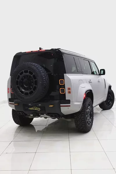 Land Rover Defender 110 Octa P635 2026 - Ultra High Performance Off-Roader-3