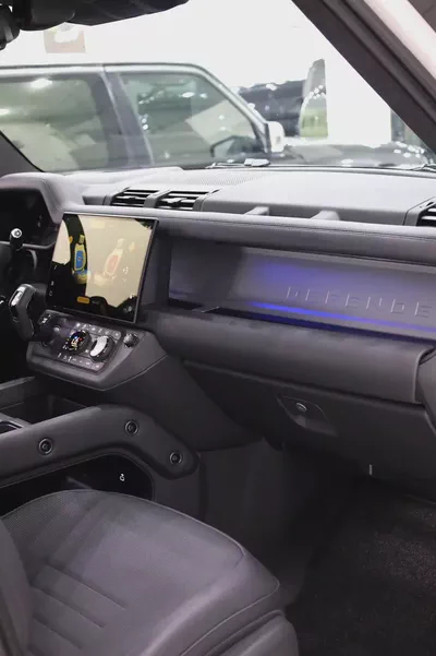 Land Rover Defender 110 Octa P635 2026 - Ultra High Performance Off-Roader-5