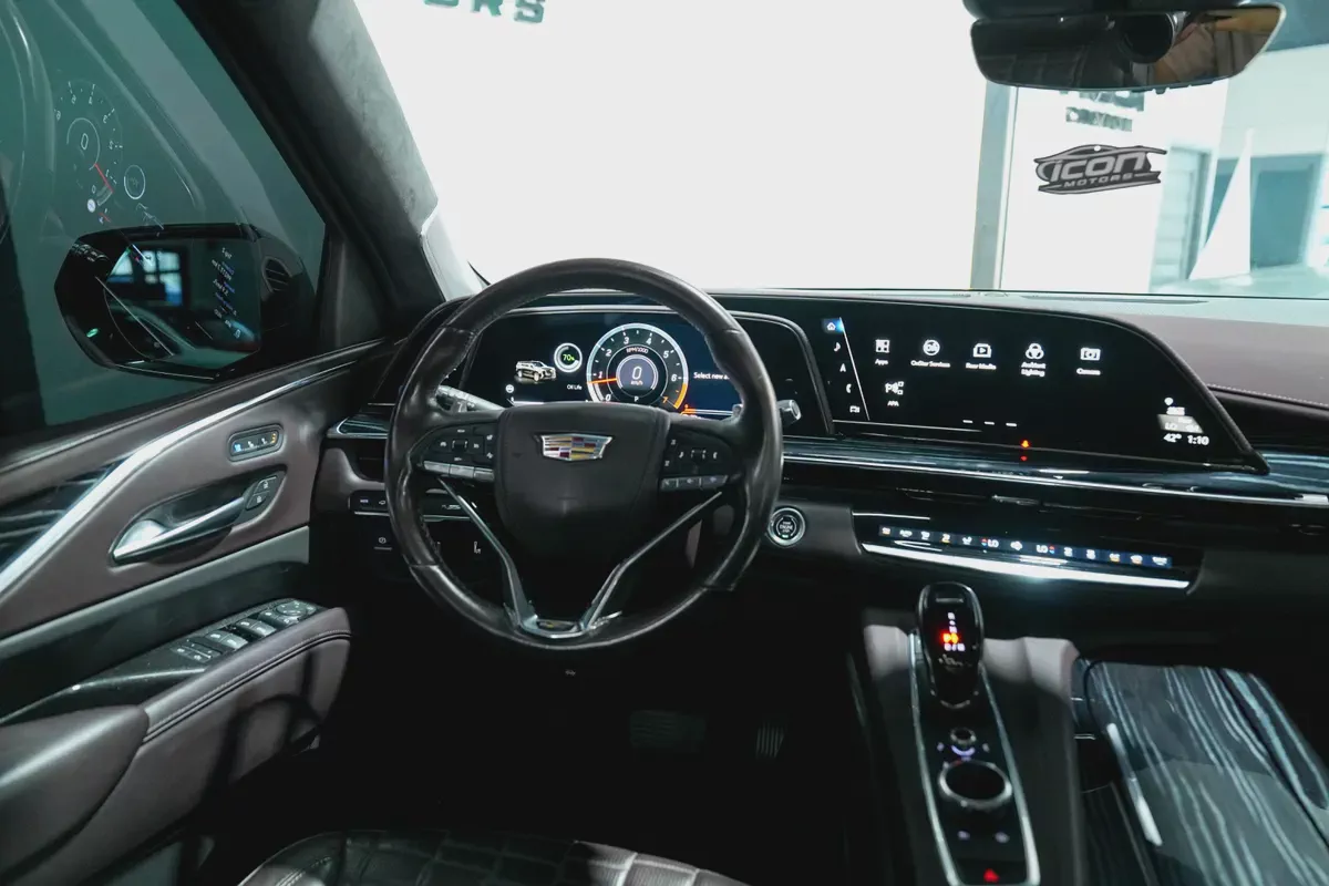 2023 Cadillac Escalade V | GCC Specs | Supercharged V8-10-10