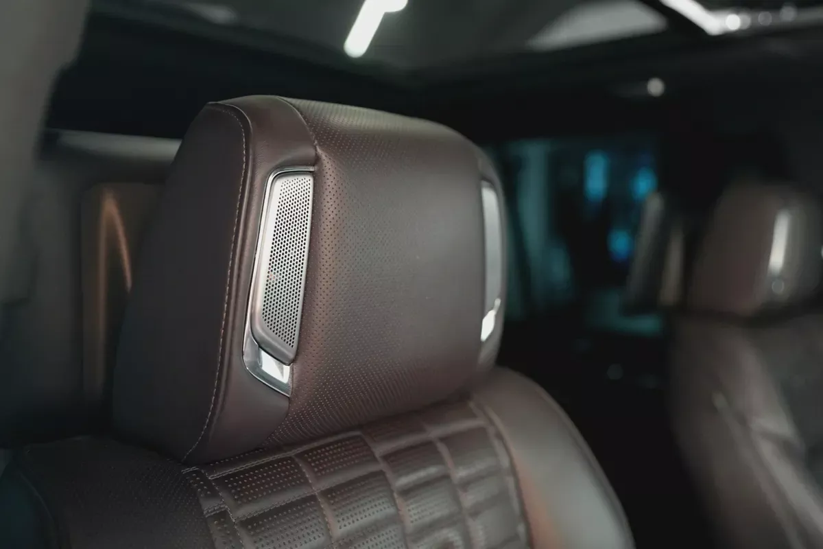 2023 Cadillac Escalade V | GCC Specs | Supercharged V8-11-11