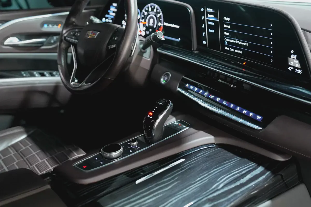 2023 Cadillac Escalade V | GCC Specs | Supercharged V8-14-14