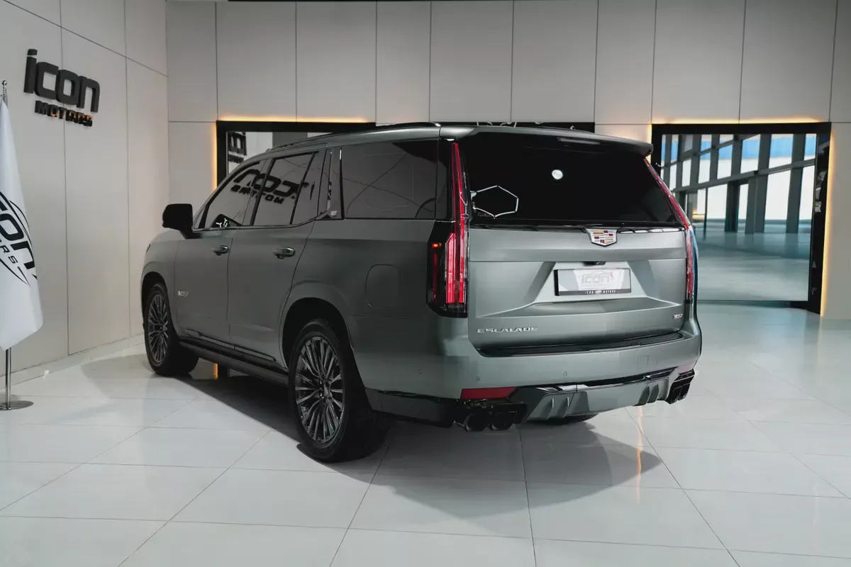 2023 Cadillac Escalade V | GCC Specs | Supercharged V8-15-15