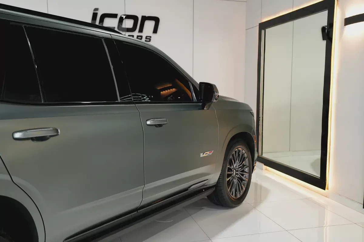 2023 Cadillac Escalade V | GCC Specs | Supercharged V8-4-4