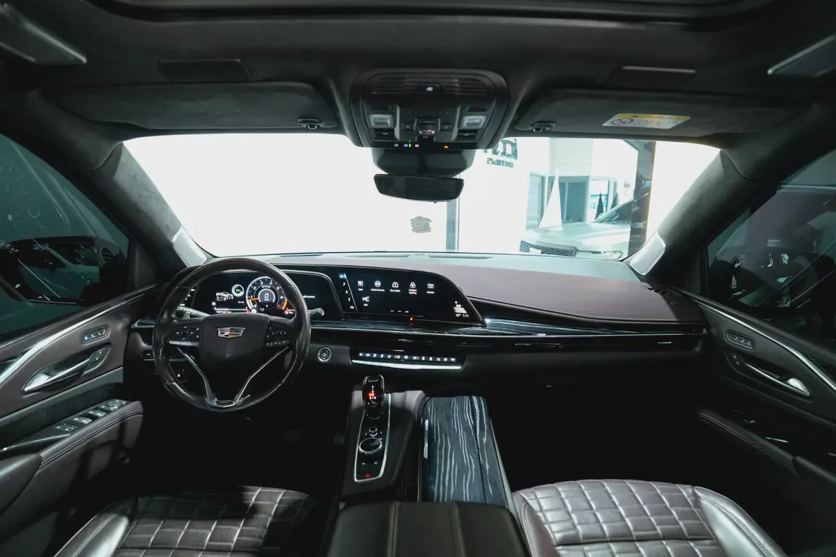 2023 Cadillac Escalade V | GCC Specs | Supercharged V8-8-8