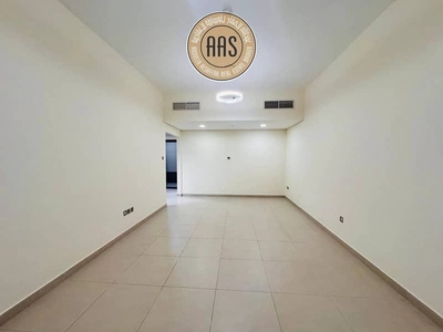 ELEGANT & SPACIOUS 2BHK ALL AMENITIES NEXT TO METRO PARKING-3