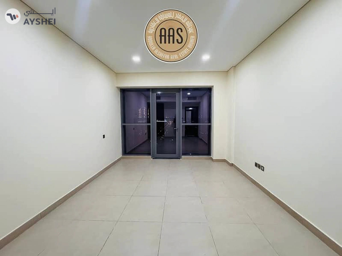 ELEGANT & SPACIOUS 2BHK ALL AMENITIES NEXT TO METRO PARKING-12-12