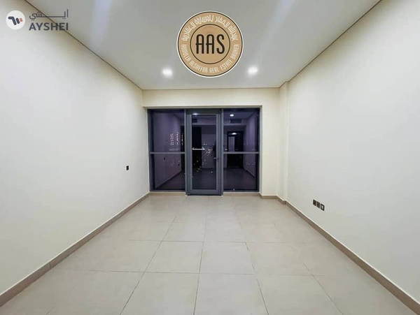 ELEGANT & SPACIOUS 2BHK ALL AMENITIES NEXT TO METRO PARKING