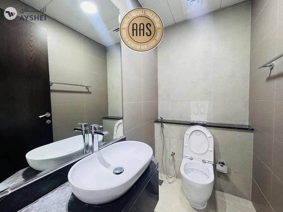 ELEGANT & SPACIOUS 2BHK ALL AMENITIES NEXT TO METRO PARKING-4-4