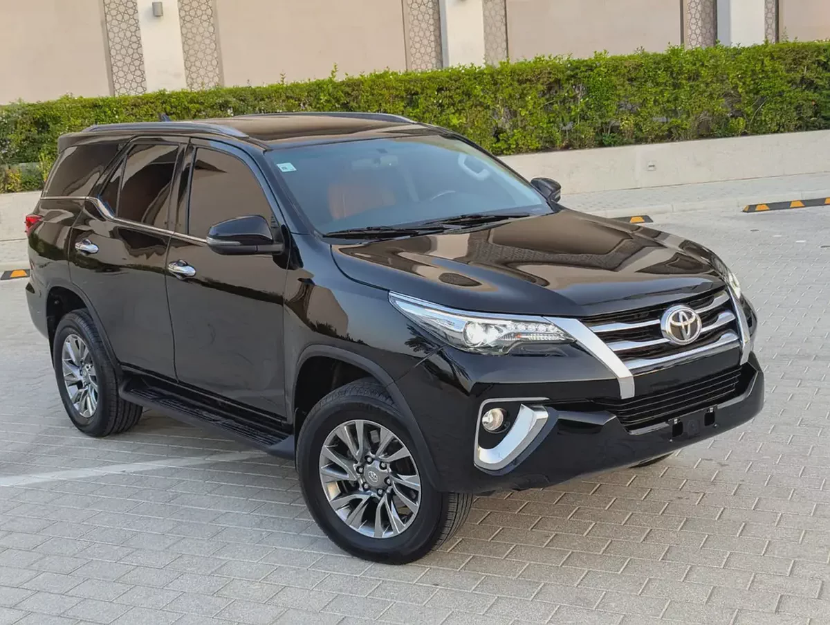 Toyota Fortuner VXR 2019 GCC Specs Full Option-2-2