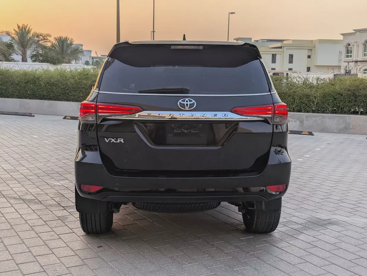 Toyota Fortuner VXR 2019 GCC Specs Full Option-5-5