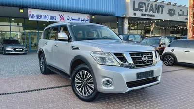 Nissan patrol SE platinum V6 full options original paint 100% Free Accident single ouner No issues-0