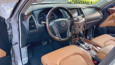Nissan patrol SE platinum V6 full options original paint 100% Free Accident single ouner No issues-11