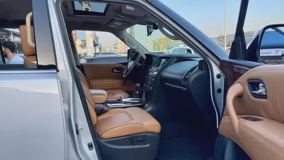 Nissan patrol SE platinum V6 full options original paint 100% Free Accident single ouner No issues-17