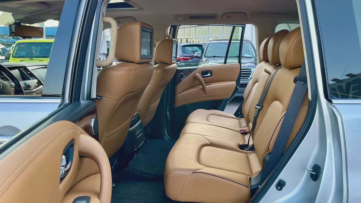 Nissan patrol SE platinum V6 full options original paint 100% Free Accident single ouner No issues-13-13