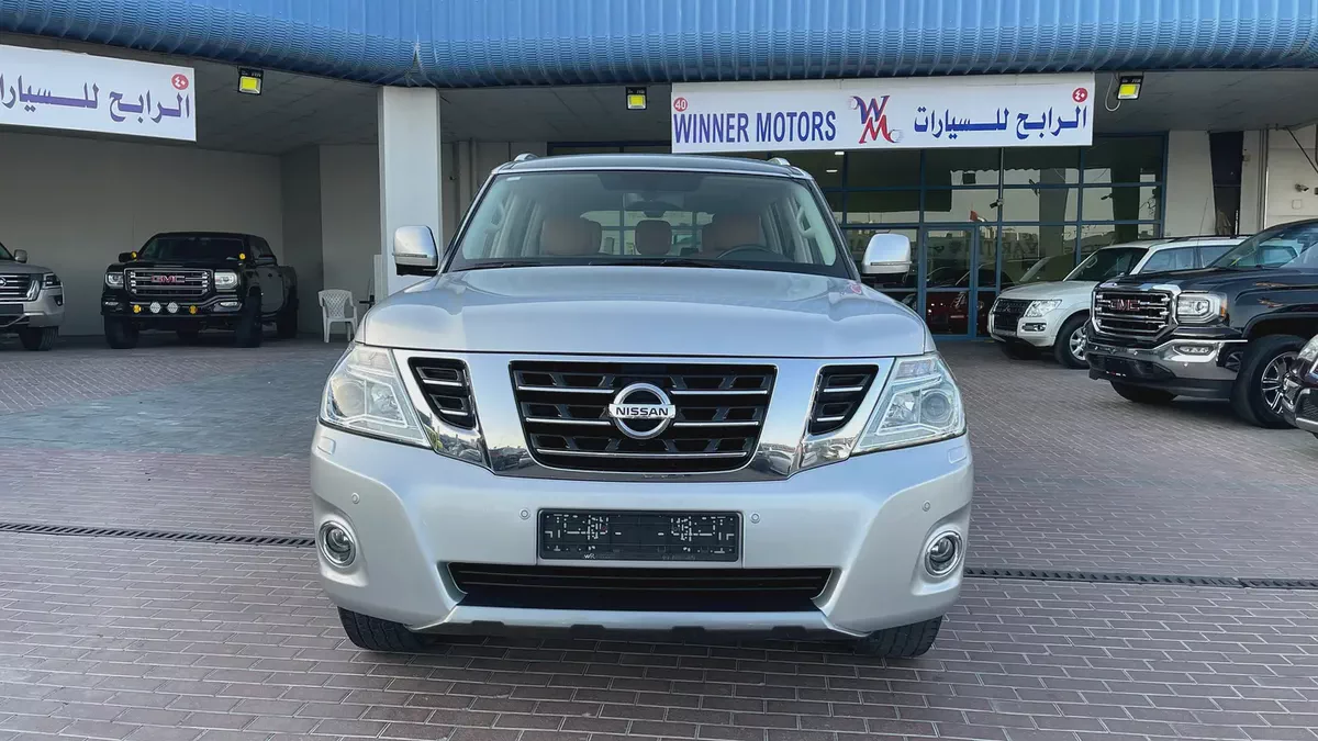 Nissan patrol SE platinum V6 full options original paint 100% Free Accident single ouner No issues-2-2