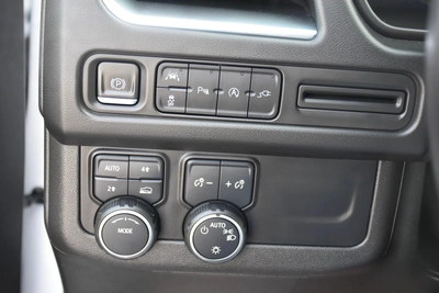 CHEVROLET SUBURBAN LT 6 SEATS 2022 | WHITE-8