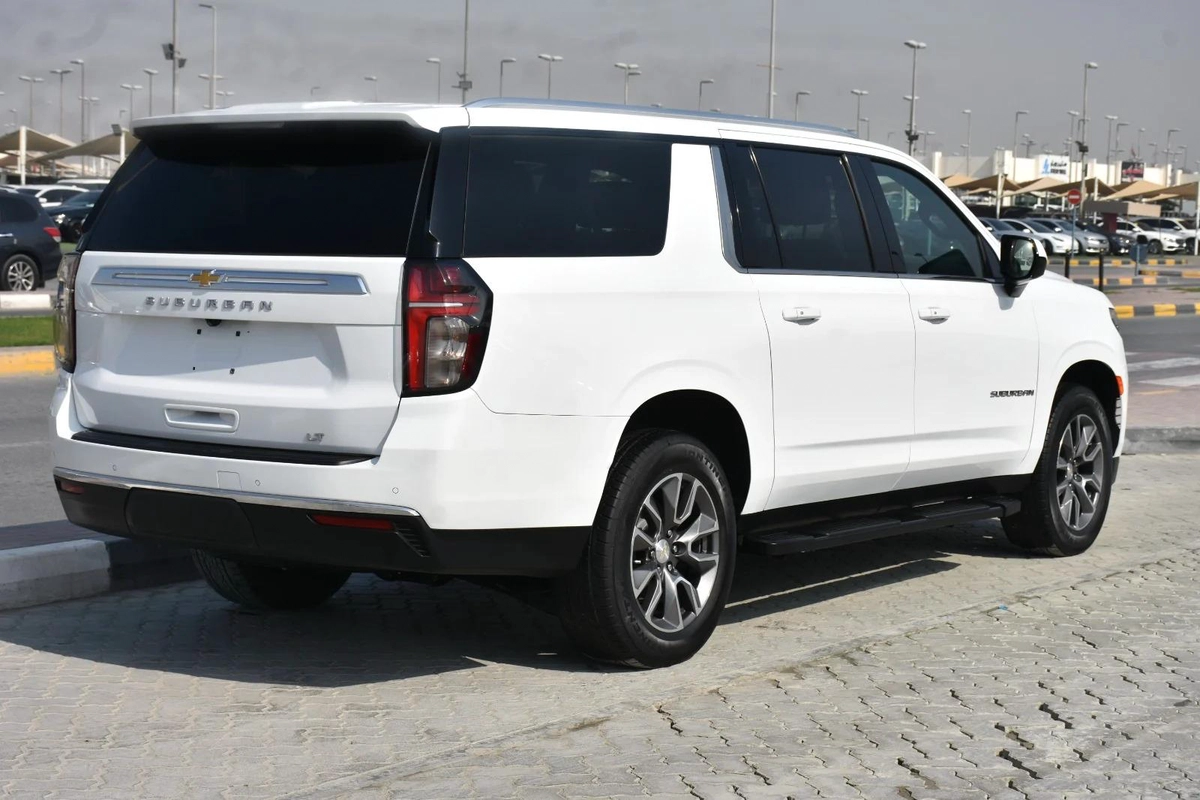 CHEVROLET SUBURBAN LT 6 SEATS 2022 | WHITE-10-10