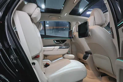 2023 Mercedes-Benz EQS 450 4MATIC-SUV-8000KM-GCC SPECS-PRISTINE CONDITION-18