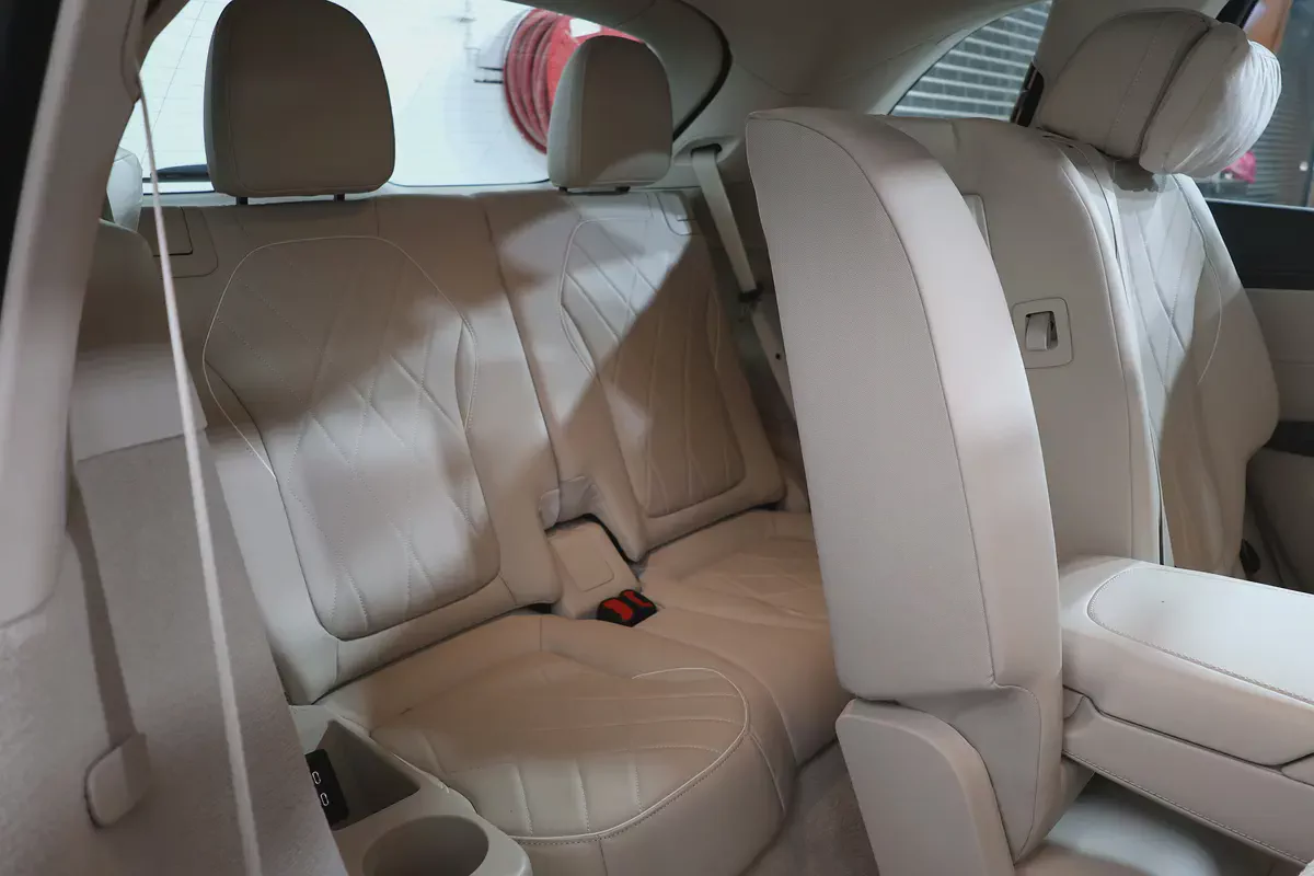 2023 Mercedes-Benz EQS 450 4MATIC-SUV-8000KM-GCC SPECS-PRISTINE CONDITION-19-19