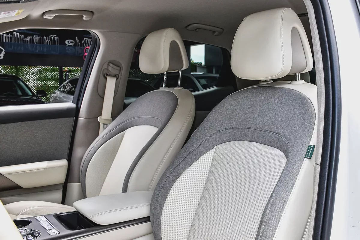 Genesis GV60 Electric 2022 | Korean Specs | Clean Title | 26K KM | White | جينسس GV60 كهرباء 2022 وا-11-11