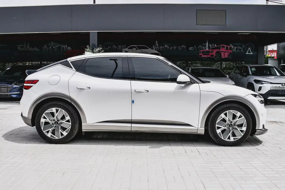 Genesis GV60 Electric 2022 | Korean Specs | Clean Title | 26K KM | White | جينسس GV60 كهرباء 2022 وا-4-4
