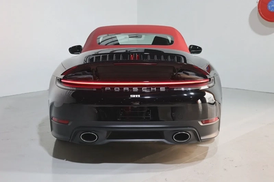 Porsche 911 Carrera 2025 GCC Specs-14000KM-UNDER WARRANTY  SERVICE-PRISTINE CONDITION-6