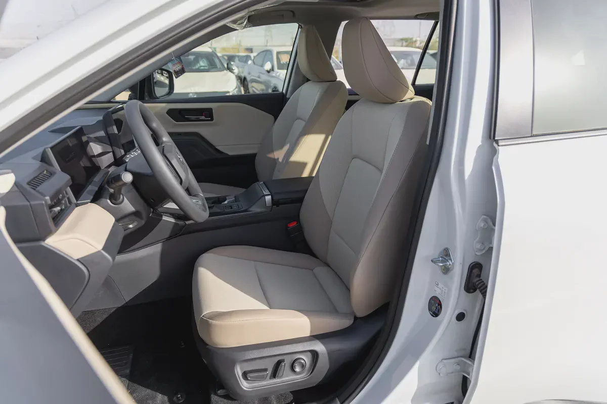Toyota RAV4 XLE | 2026 | GCC | BRAND NEW | AWD | V4 2.0L | White | (EXPORT)-9-9