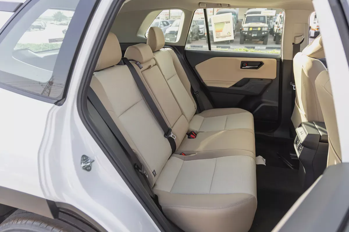 Toyota RAV4 XLE | 2026 | GCC | BRAND NEW | AWD | V4 2.0L | White | (EXPORT)-10-10