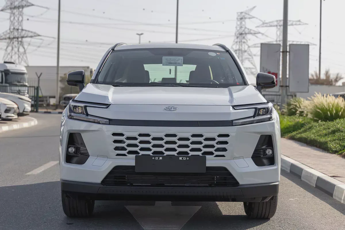 Toyota RAV4 XLE | 2026 | GCC | BRAND NEW | AWD | V4 2.0L | White | (EXPORT)-1-1