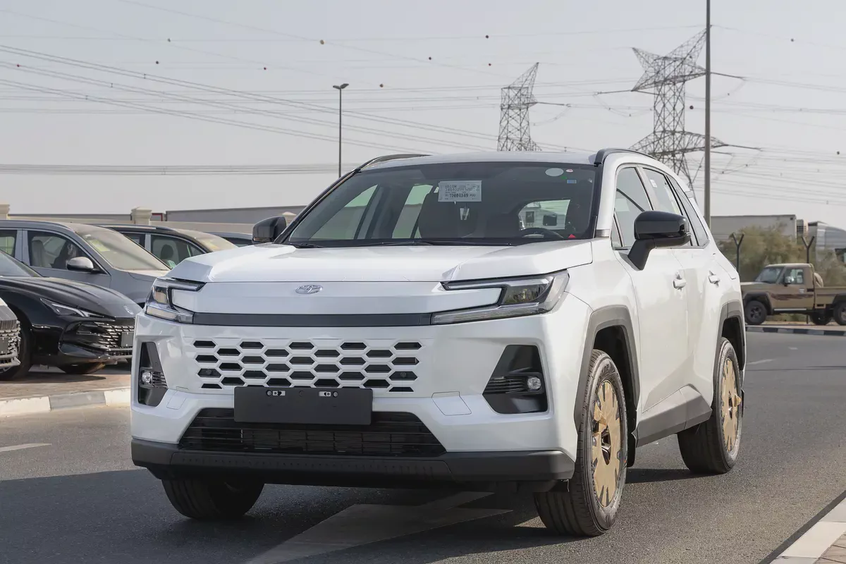 Toyota RAV4 XLE | 2026 | GCC | BRAND NEW | AWD | V4 2.0L | White | (EXPORT)-2-2