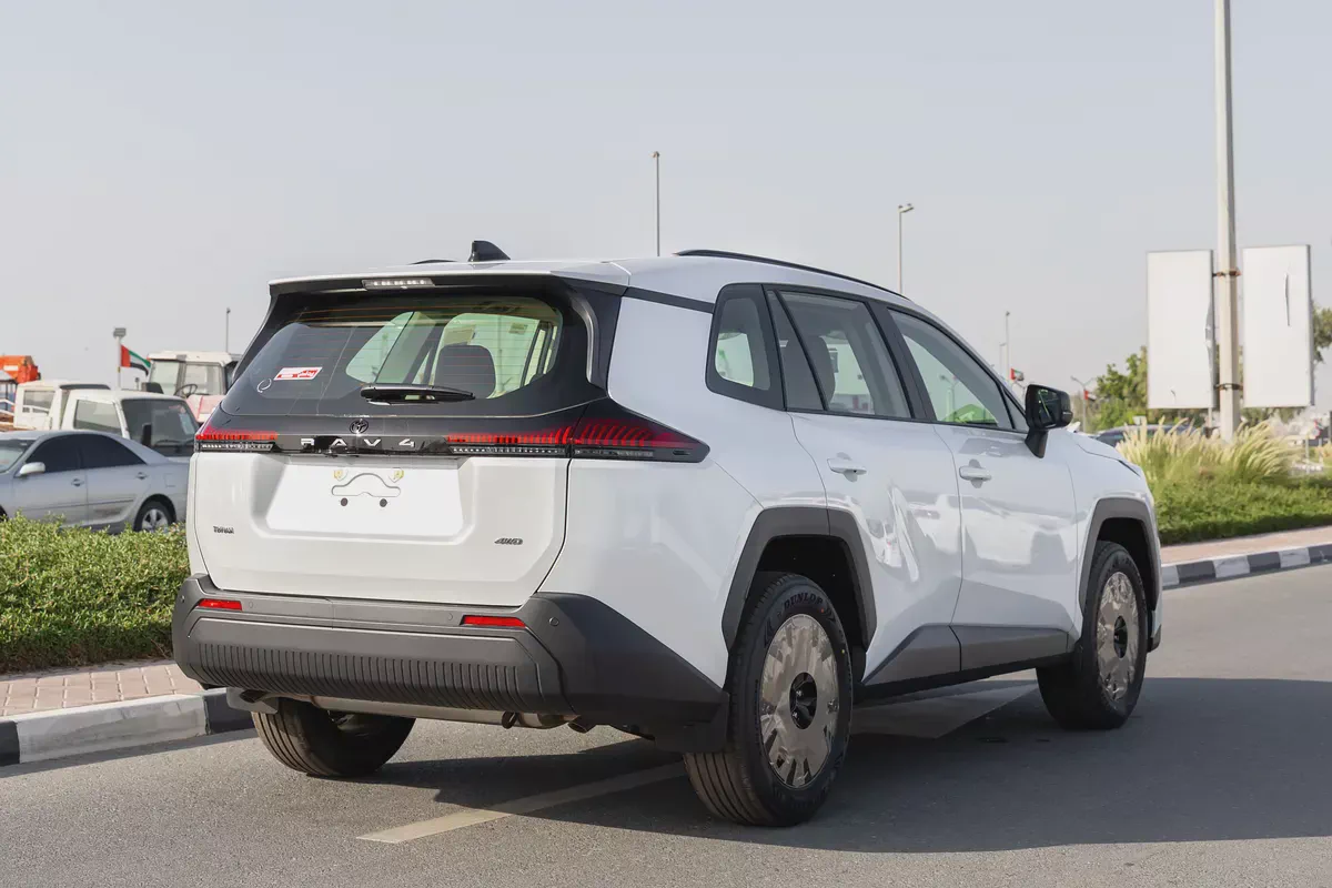 Toyota RAV4 XLE | 2026 | GCC | BRAND NEW | AWD | V4 2.0L | White | (EXPORT)-3-3