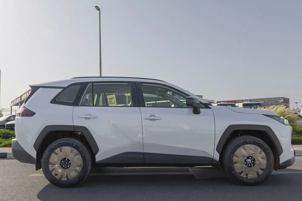 Toyota RAV4 XLE | 2026 | GCC | BRAND NEW | AWD | V4 2.0L | White | (EXPORT)-6-6