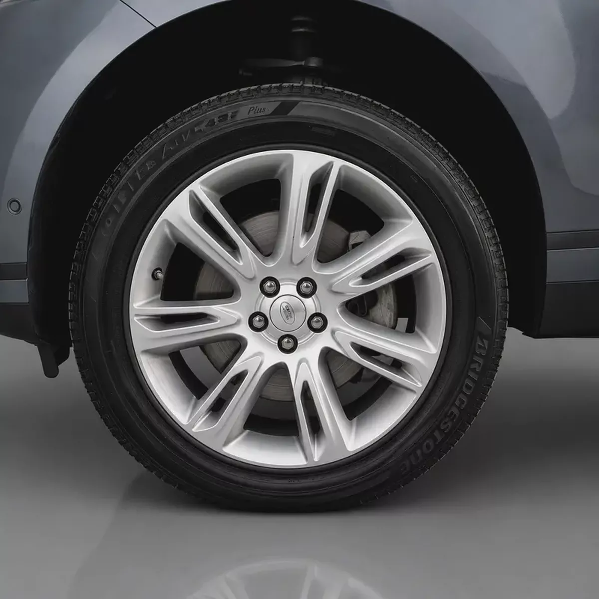 AED 2,011 P.M • 0% Downpayment •  Range Rover Velar P250 S • 1 Year Warranty-5-5