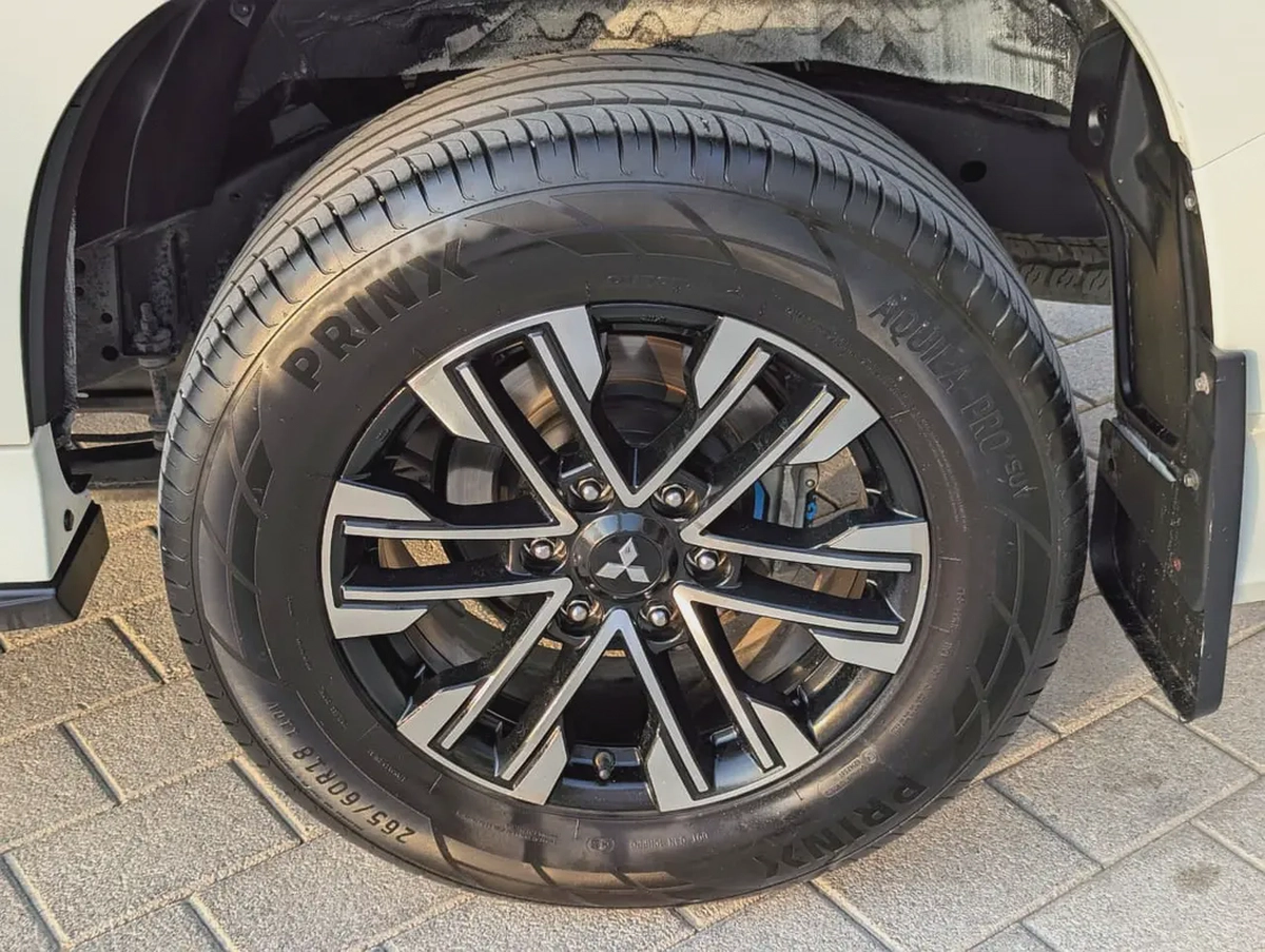 2023 Mitsubishi Montero Sport GLS 4WD Top Line - GCC Specs - Like New!