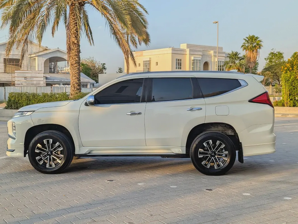 2023 Mitsubishi Montero Sport GLS 4WD Top Line - GCC Specs - Like New!