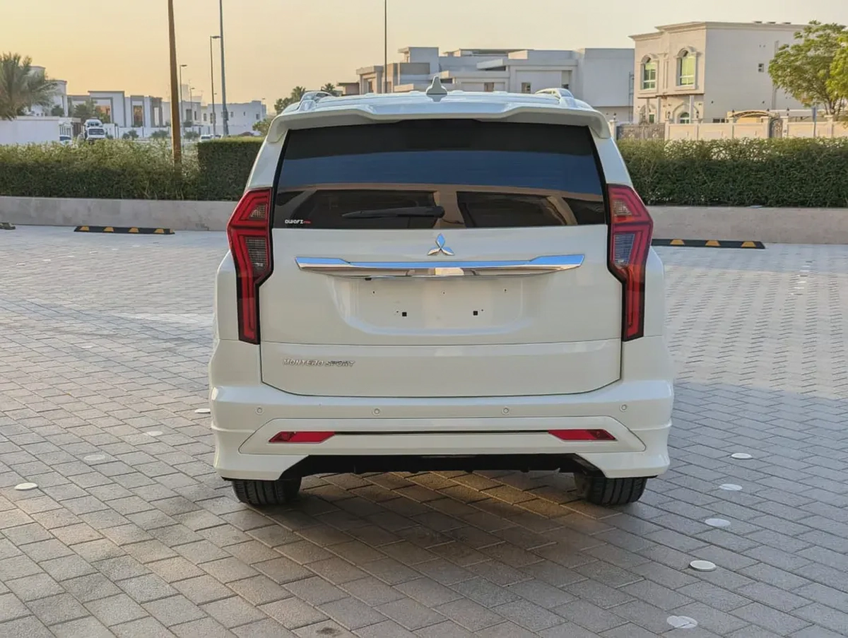 2023 Mitsubishi Montero Sport GLS 4WD Top Line - GCC Specs - Like New!