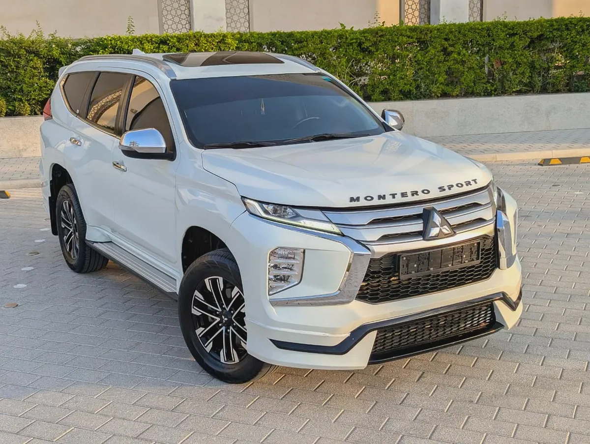 2023 Mitsubishi Montero Sport GLS 4WD Top Line - GCC Specs - Like New!